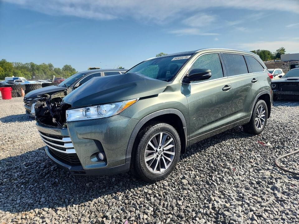 2017 TOYOTA Highlander