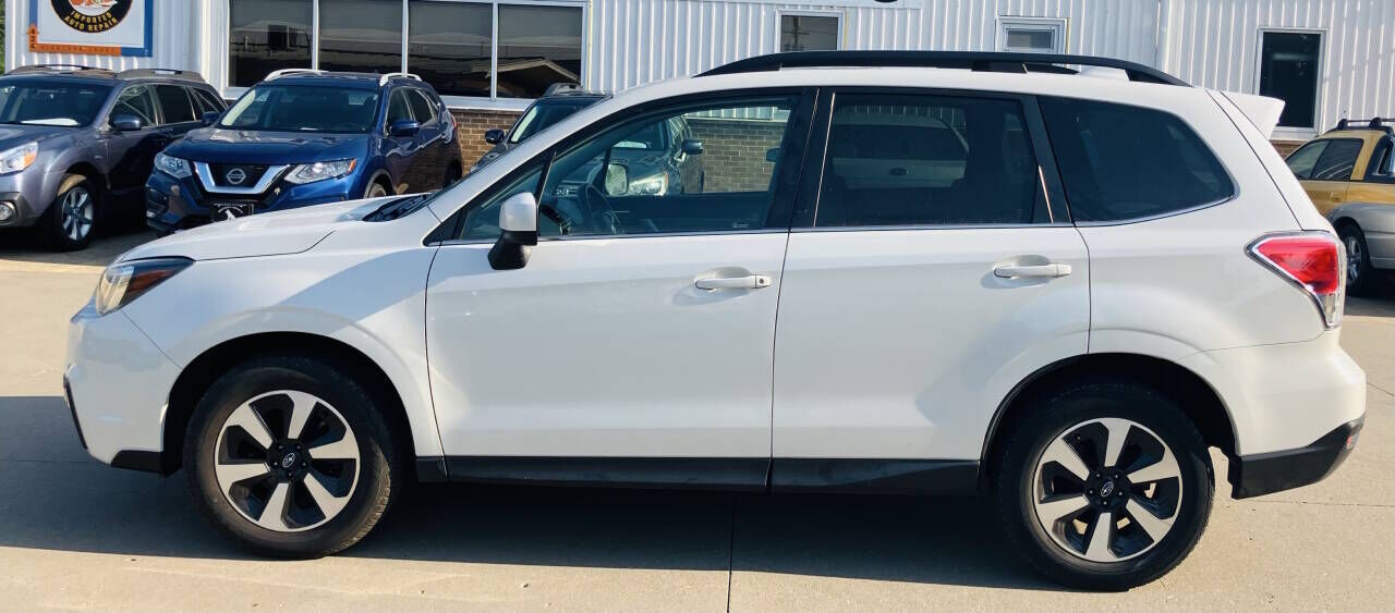 2017 SUBARU Forester