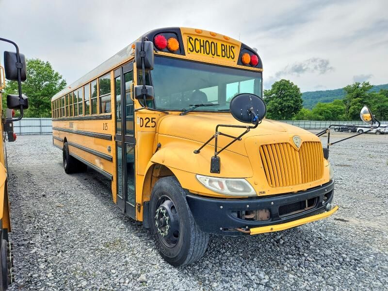 2013 IC BUS PB105