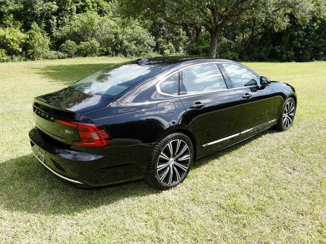 2023 VOLVO S90