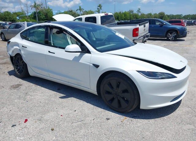 2025 TESLA Model 3