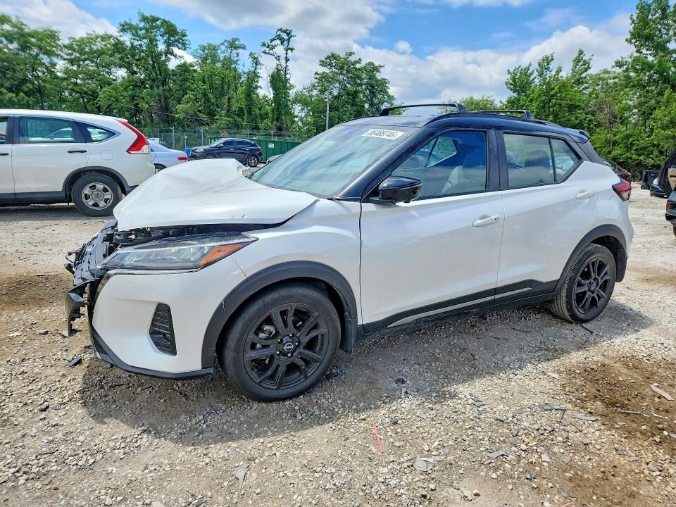 2024 NISSAN Kicks