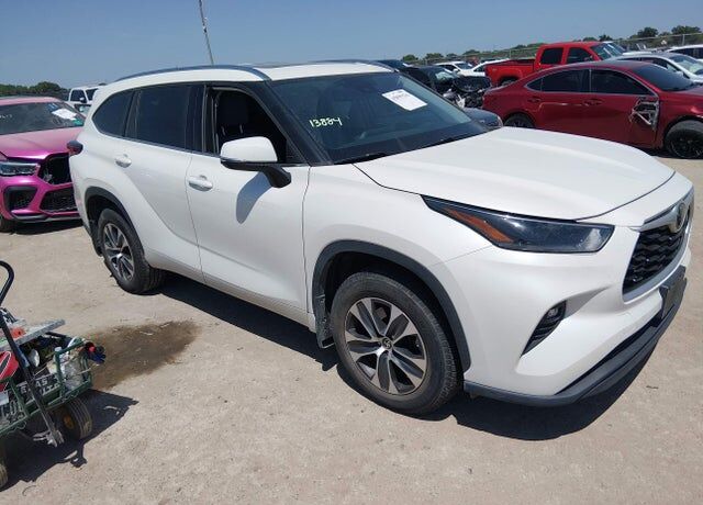 2021 TOYOTA Highlander