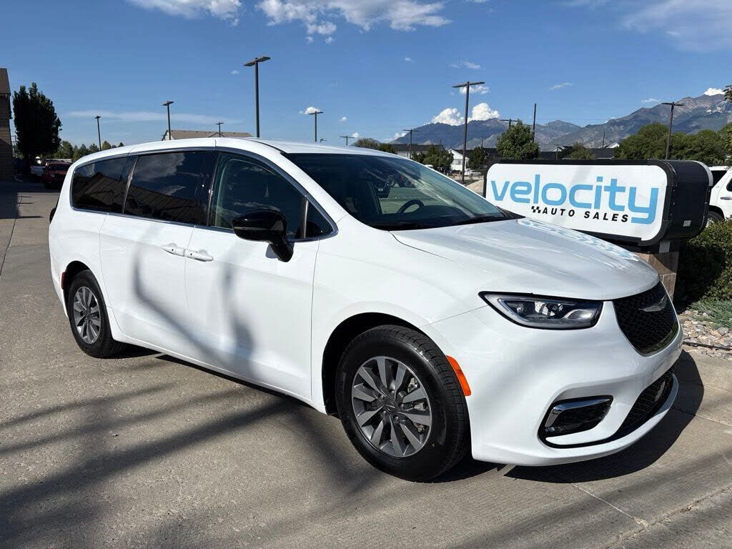 2024 CHRYSLER Pacifica