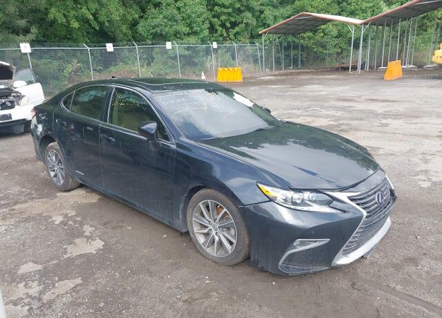 2017 LEXUS ES