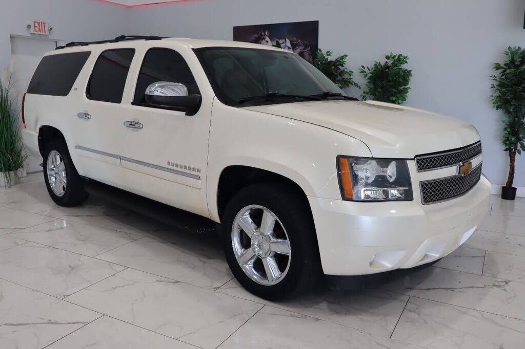 2013 CHEVROLET Suburban