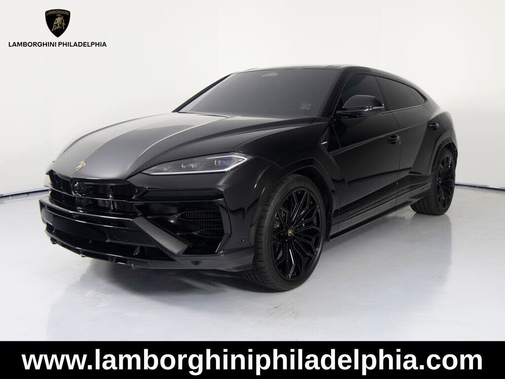 2026 LAMBORGHINI URUS