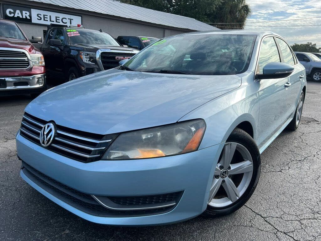 2012 VOLKSWAGEN Passat