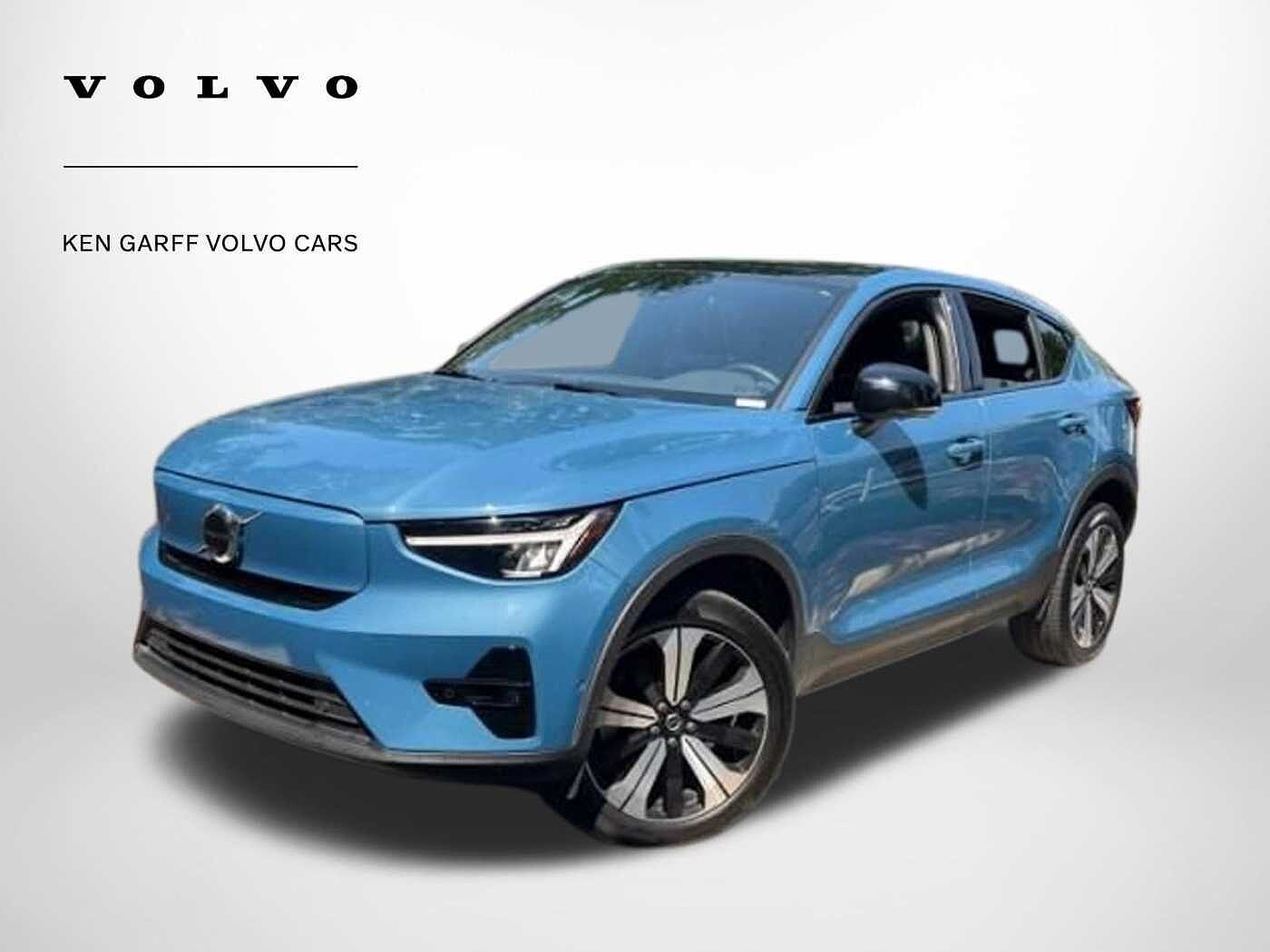 2023 VOLVO C40