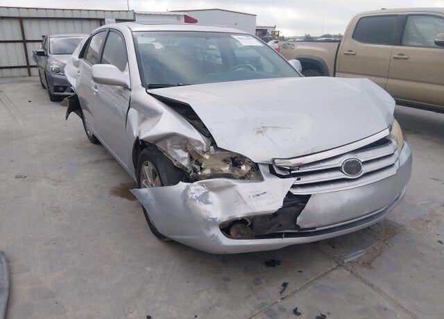 2005 TOYOTA Avalon