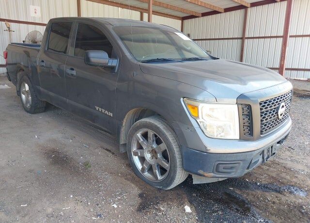 2017 NISSAN Titan