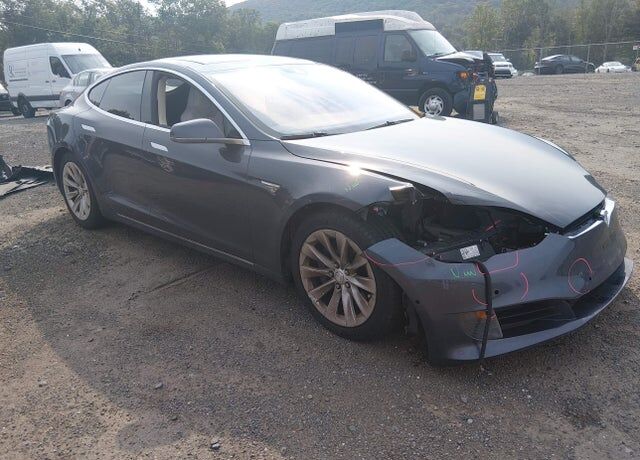 2016 TESLA Model S