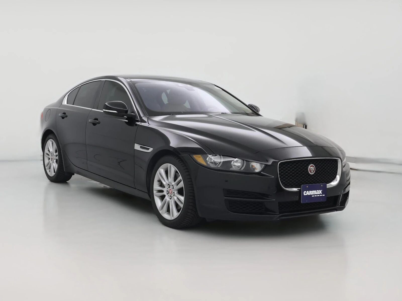 2019 JAGUAR XE