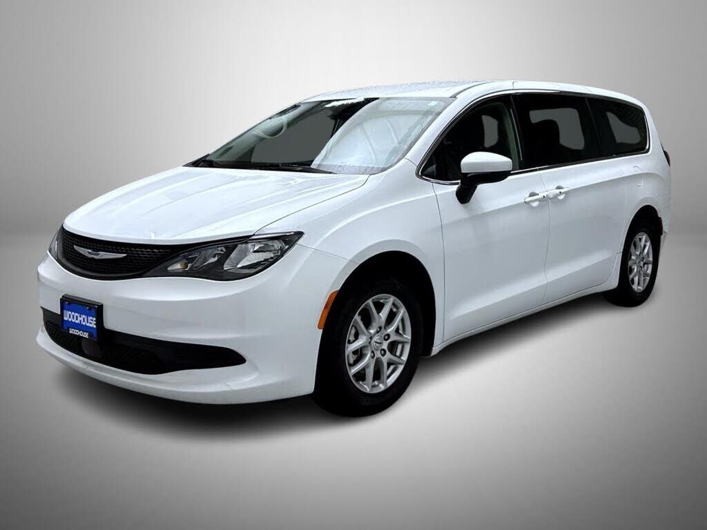 2023 CHRYSLER Voyager