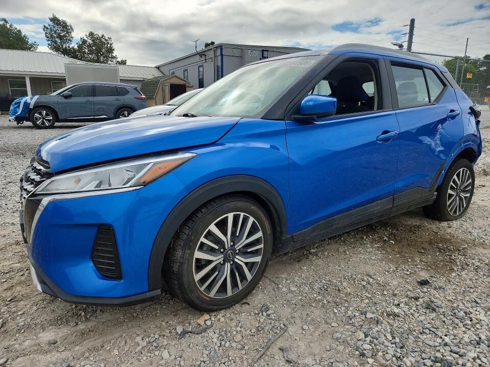 2022 NISSAN Kicks