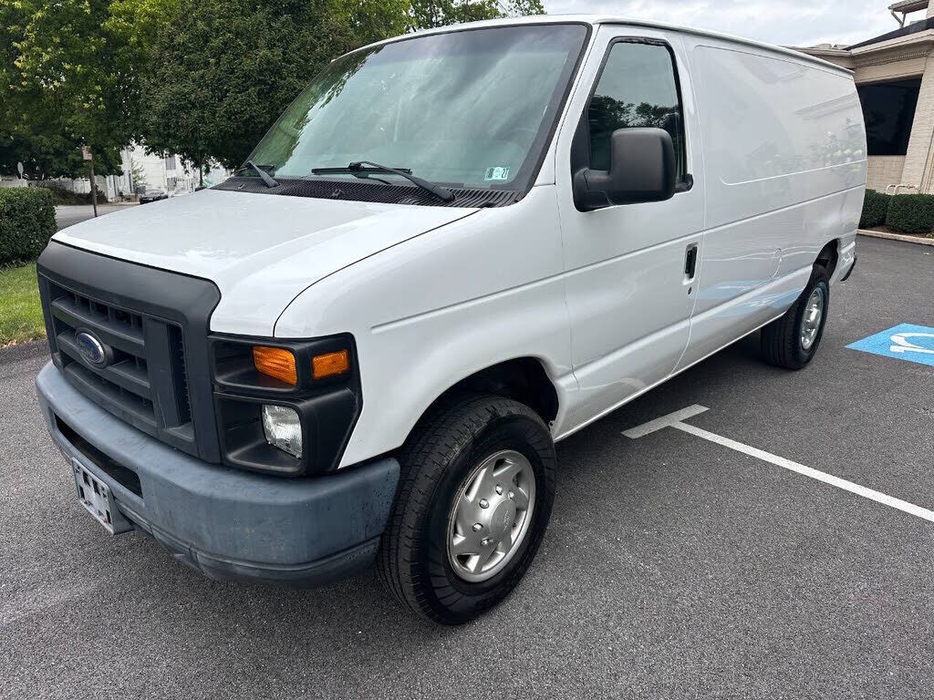 2013 FORD E-350