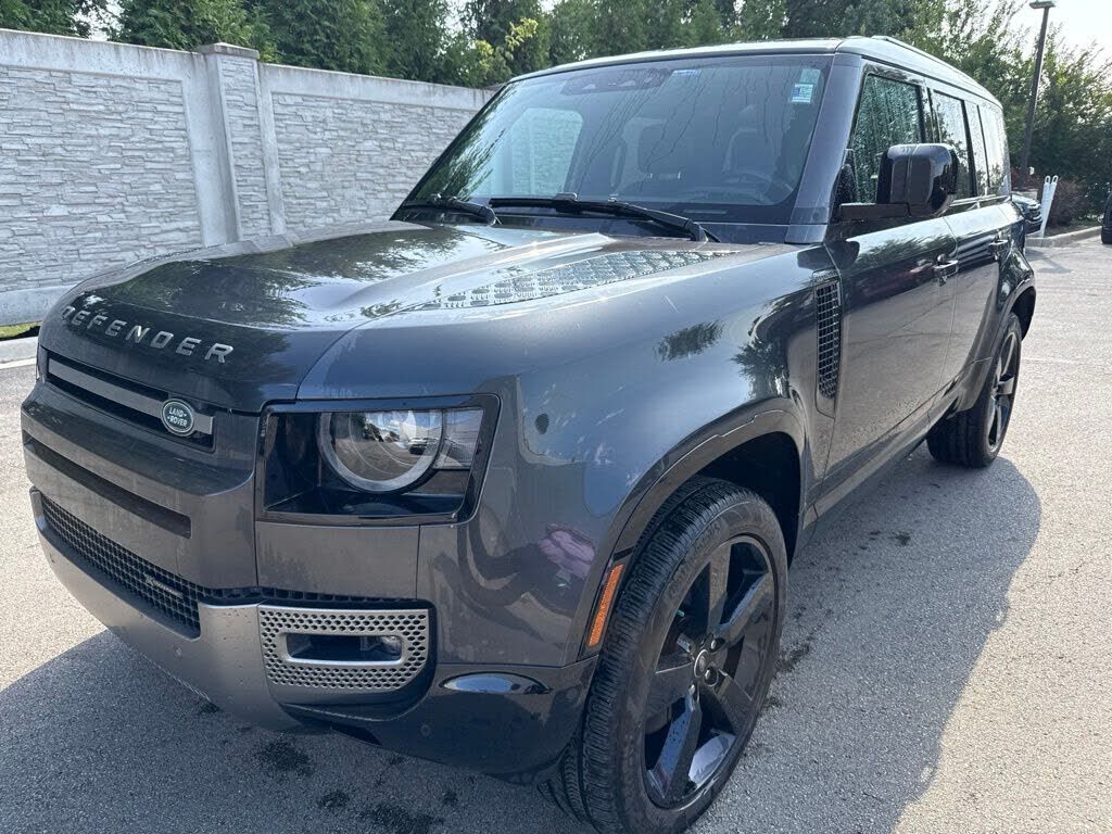2022 LAND ROVER Defender