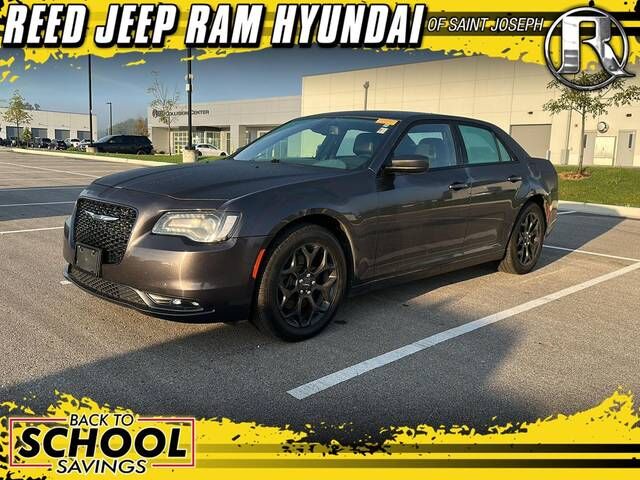 2019 CHRYSLER 300