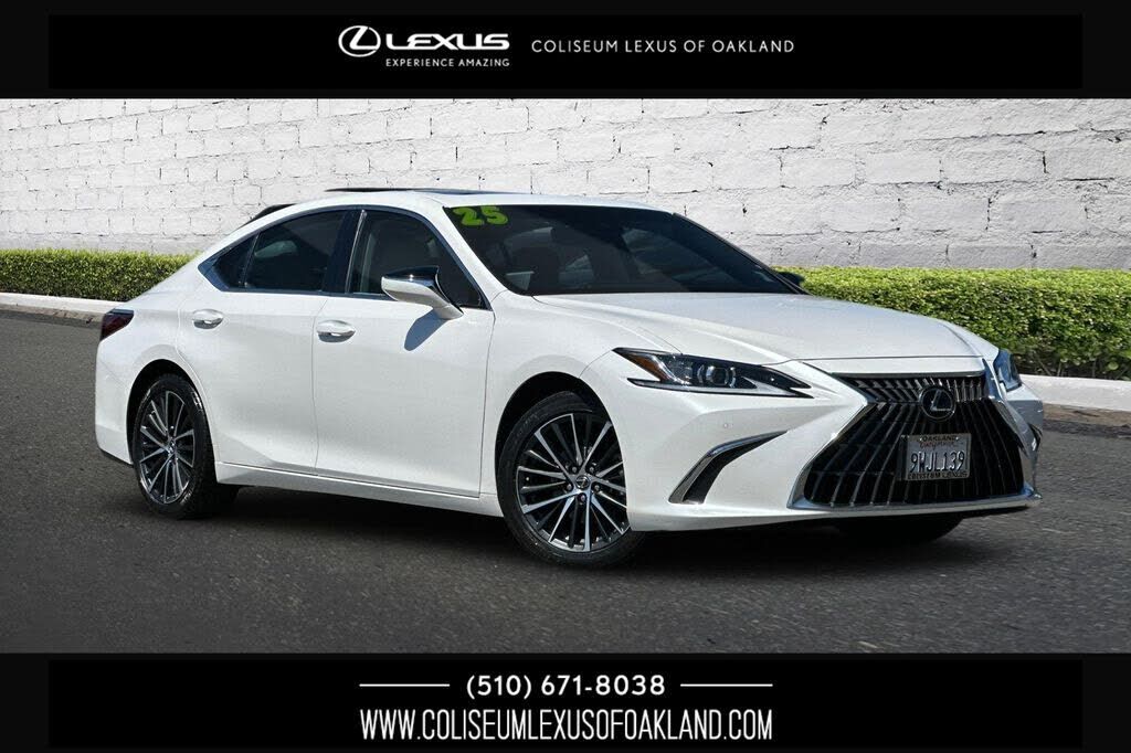 2025 LEXUS ES