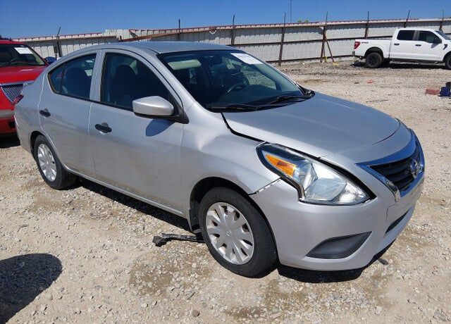 2019 NISSAN Versa