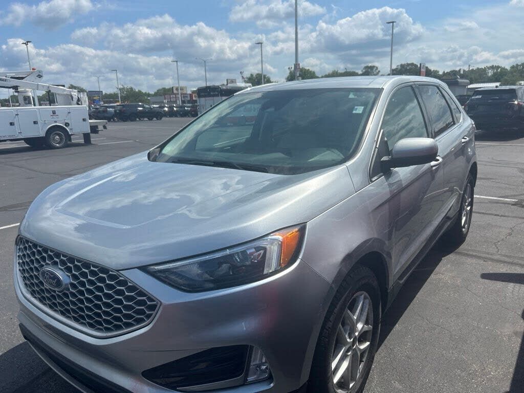 2023 FORD Edge