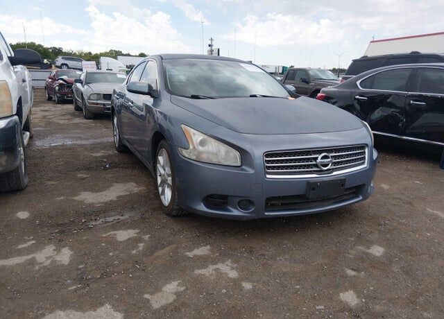 2010 NISSAN Maxima