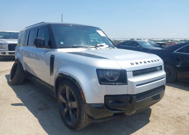 2024 LAND ROVER Defender