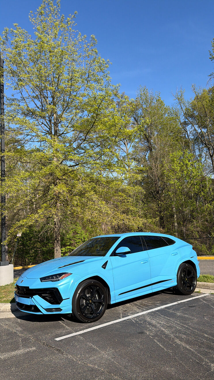 2023 LAMBORGHINI URUS