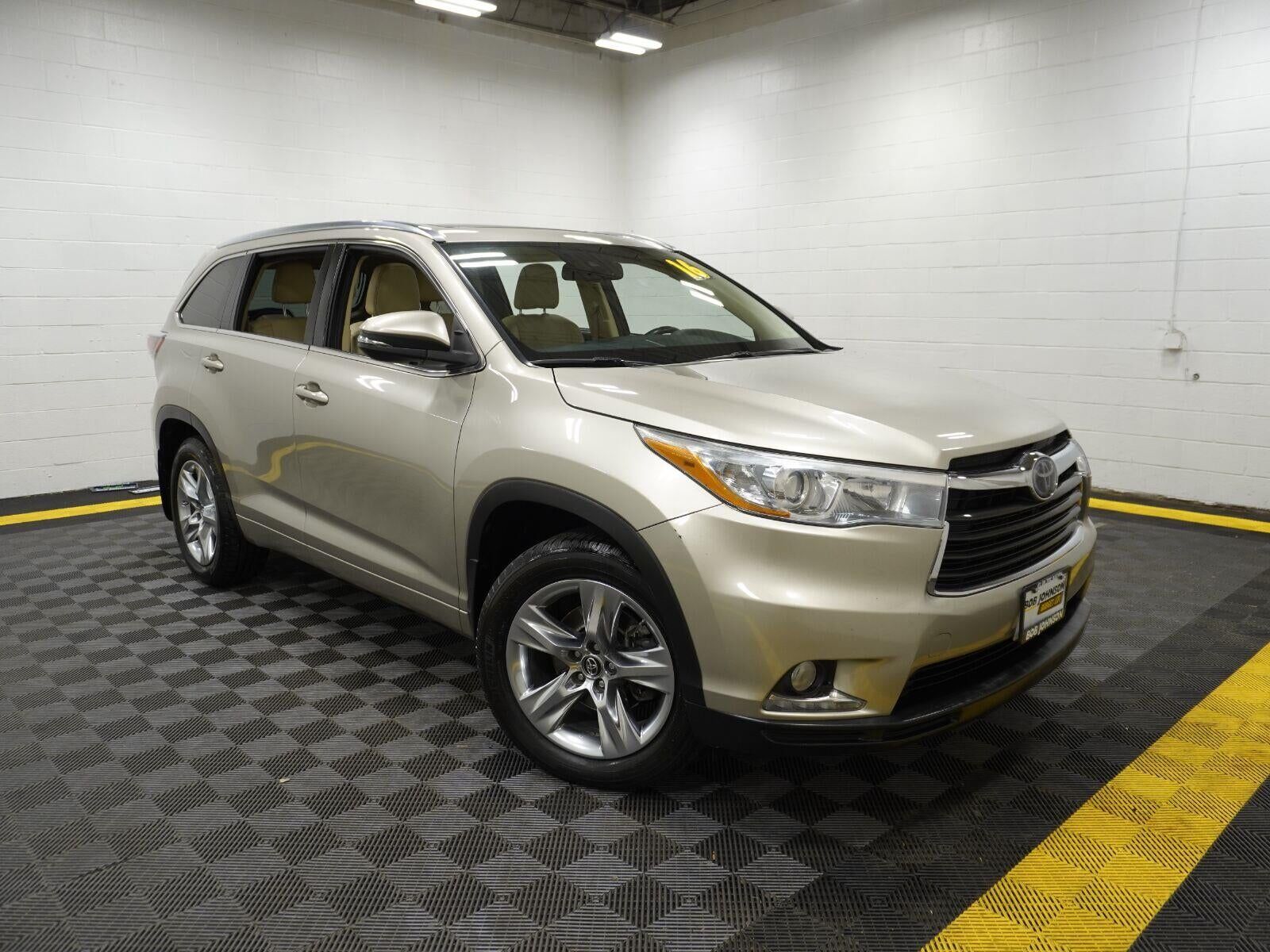 2016 TOYOTA Highlander