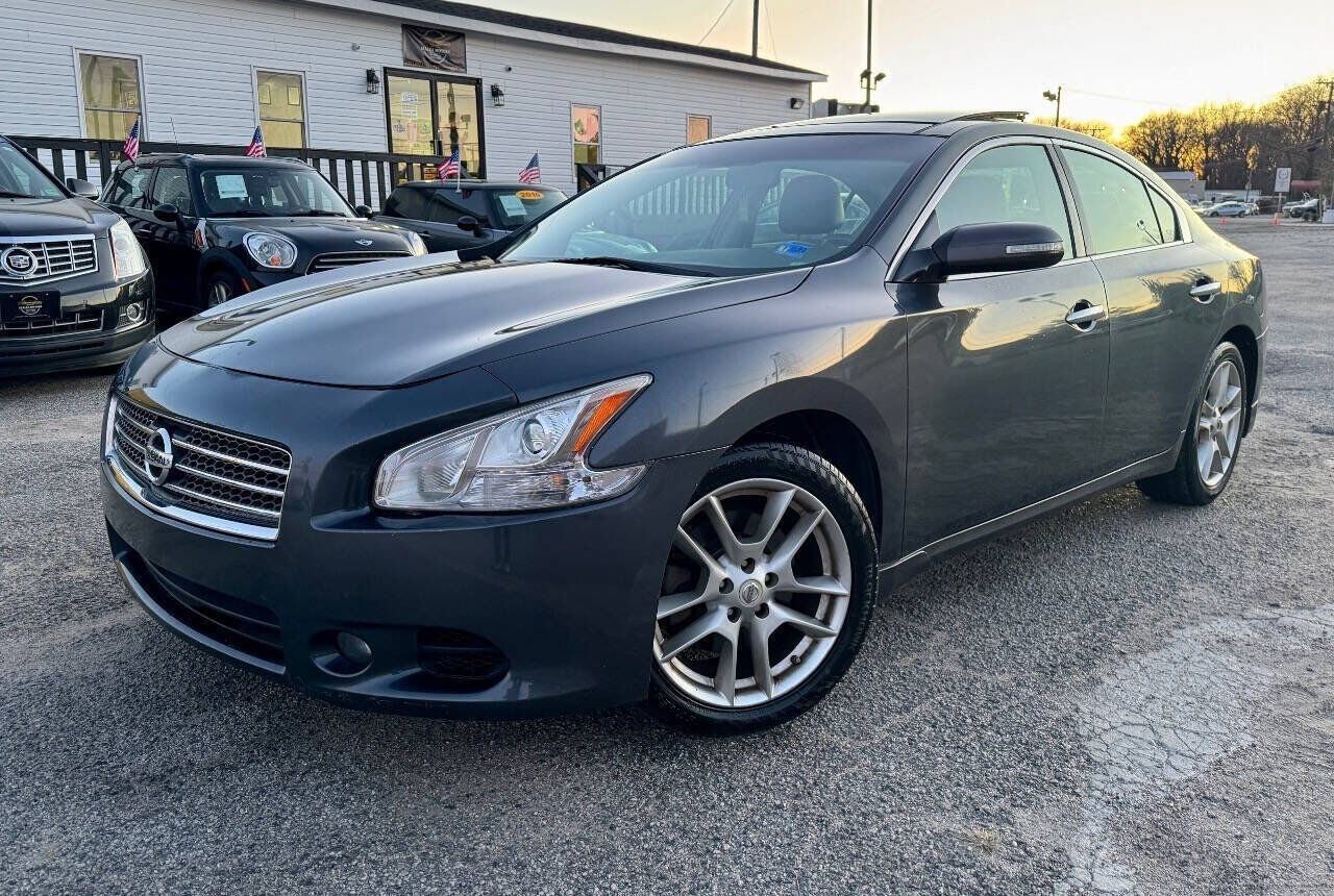 2011 NISSAN Maxima