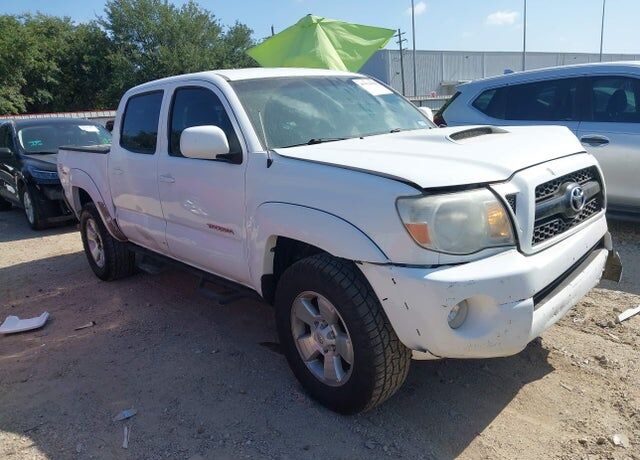 2011 TOYOTA Tacoma