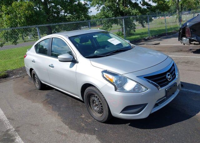 2019 NISSAN Versa