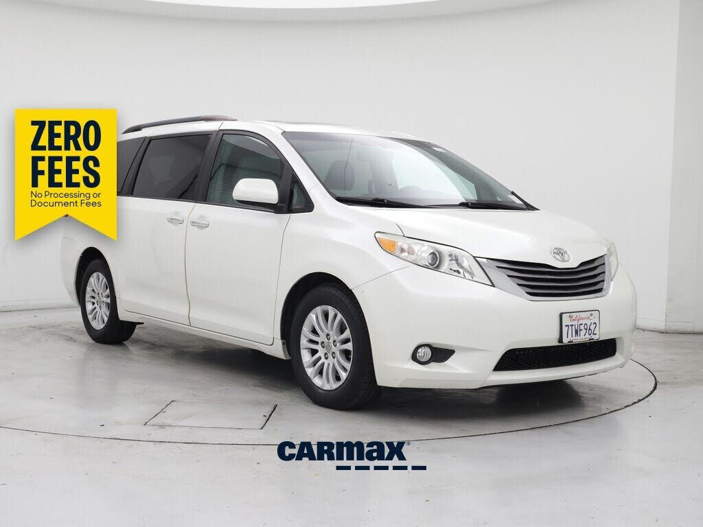 2016 TOYOTA Sienna