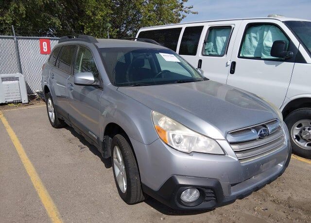 2013 SUBARU Outback