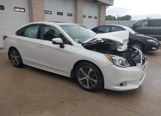 2017 SUBARU Legacy