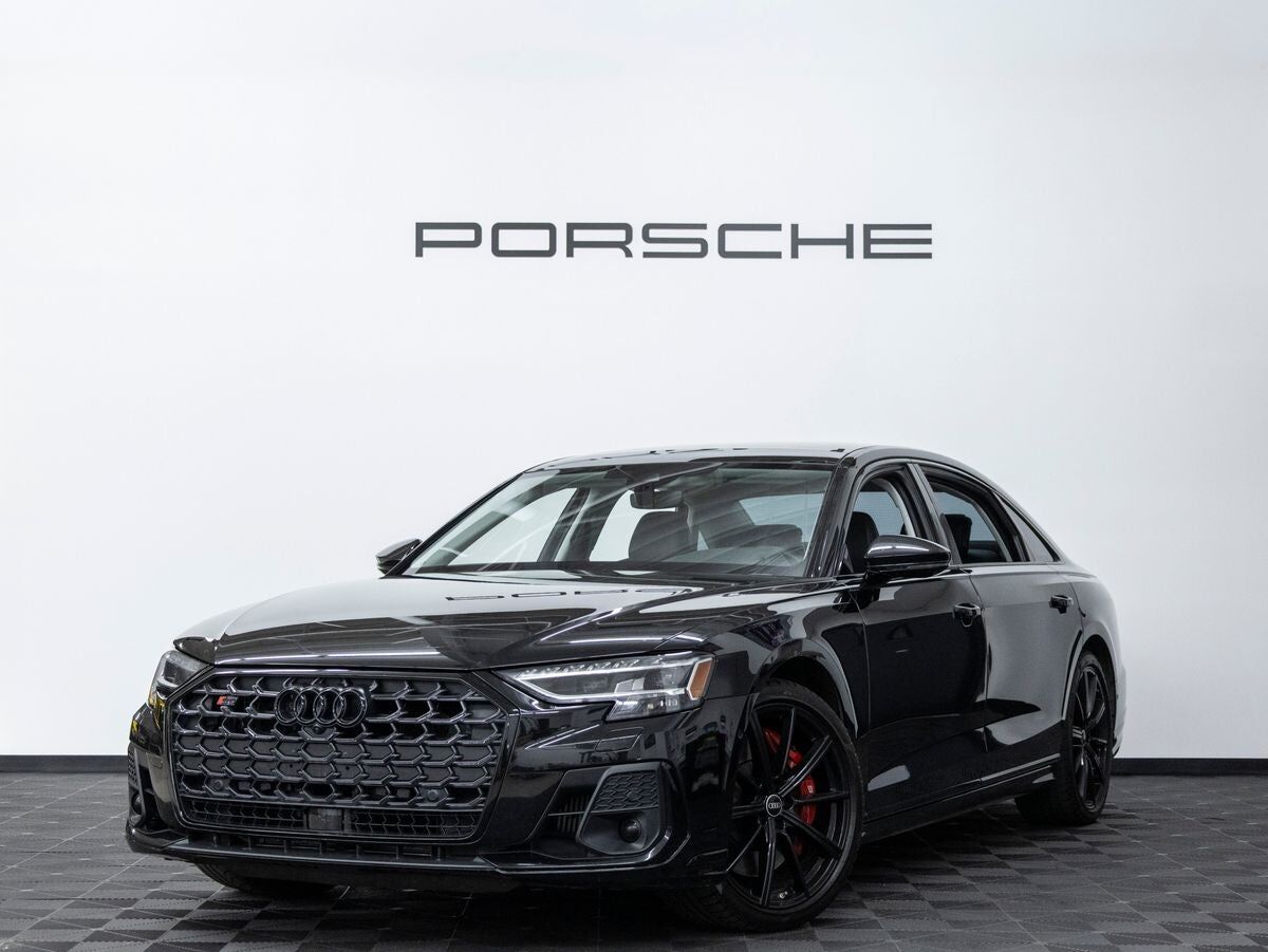 2023 AUDI S8