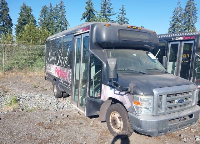 2011 FORD E-450