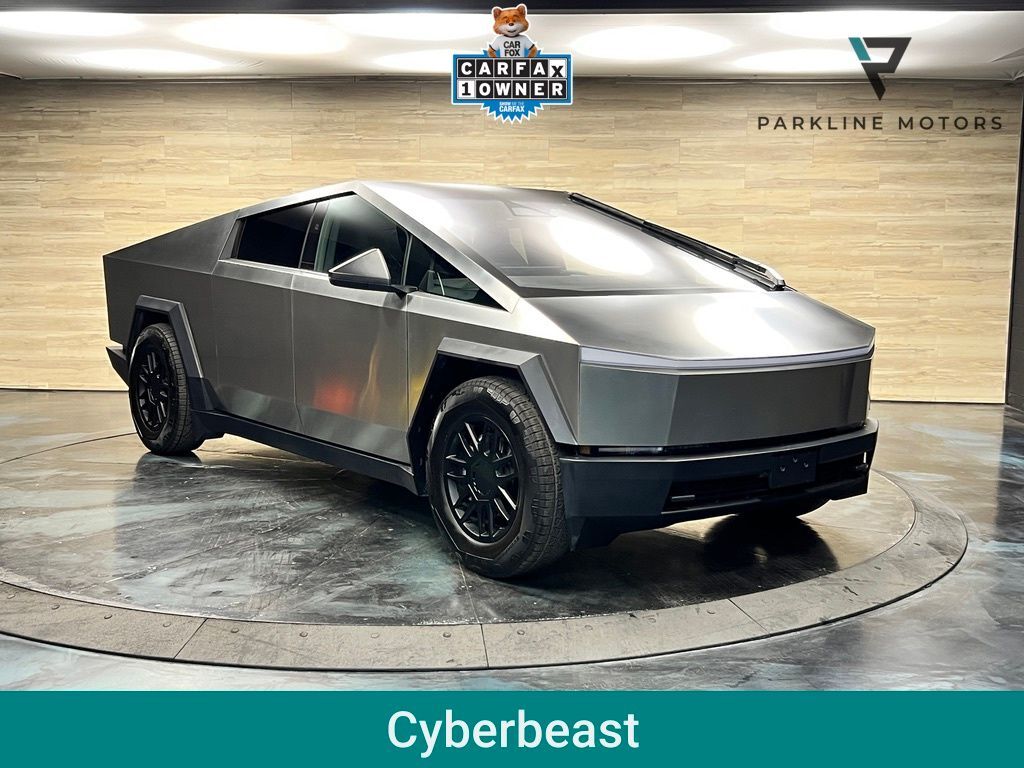 2025 TESLA Cybertruck