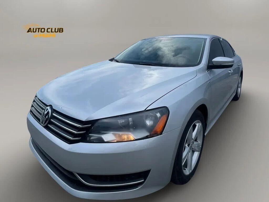 2014 VOLKSWAGEN Passat