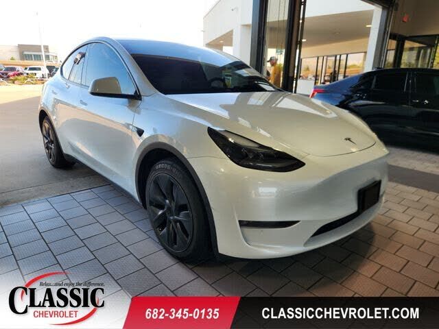 2025 TESLA Model Y