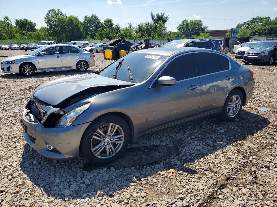 2013 INFINITI G37