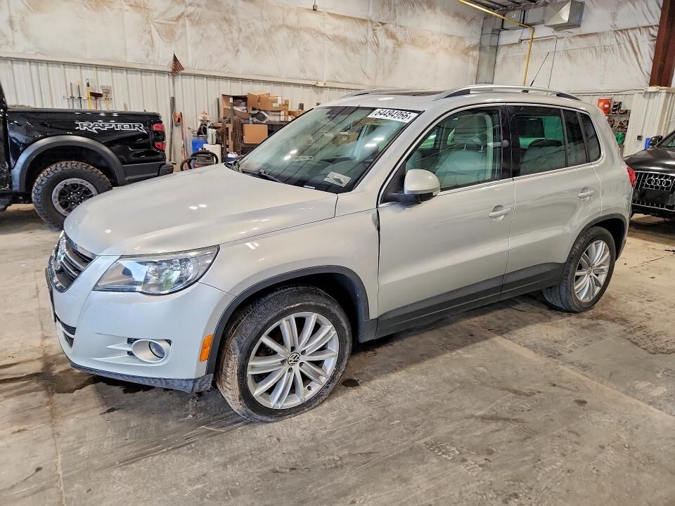 2010 VOLKSWAGEN Tiguan