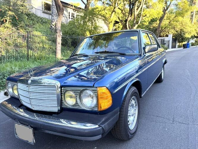 1985 MERCEDES-BENZ 300