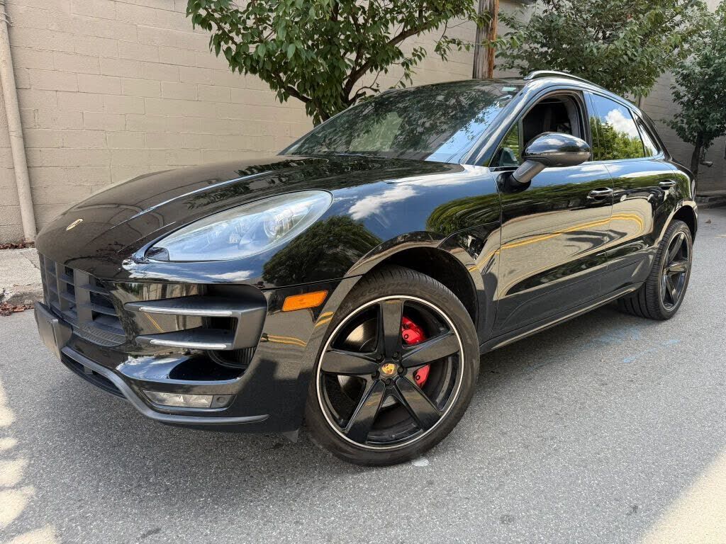 2016 PORSCHE Macan