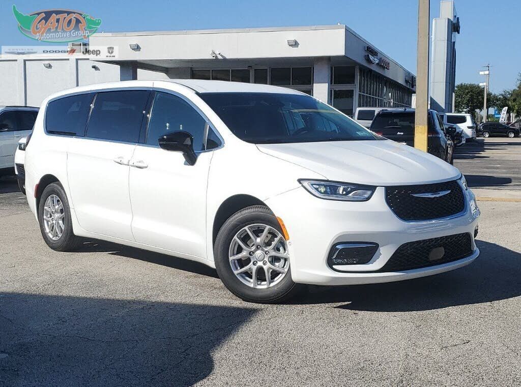2025 CHRYSLER Pacifica
