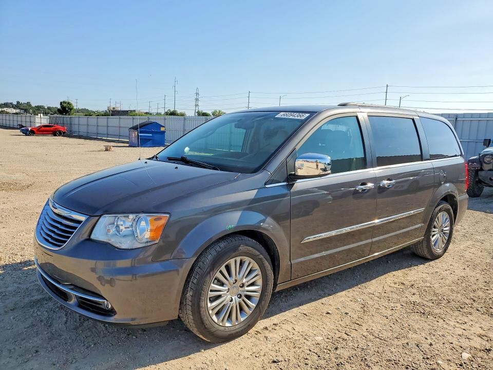 2016 CHRYSLER Town and Country