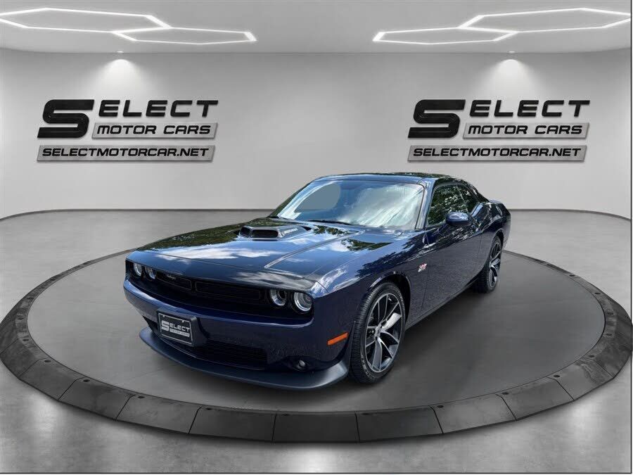 2017 DODGE Challenger