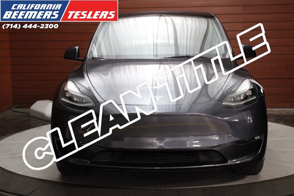 2024 TESLA Model Y