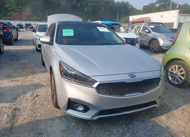 2017 KIA Cadenza
