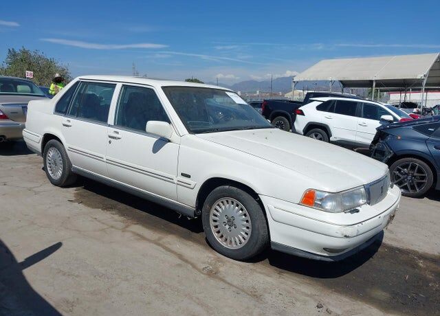 1998 VOLVO S90